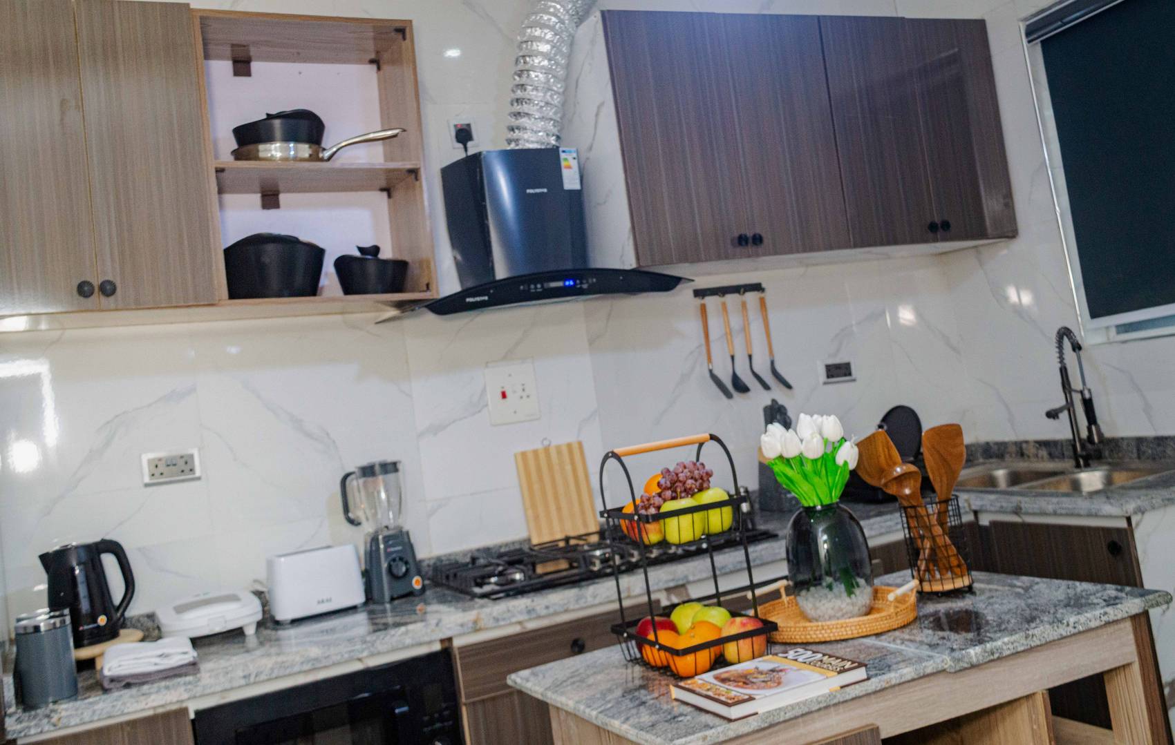 Chef's Arena — fully equipped kitchen set